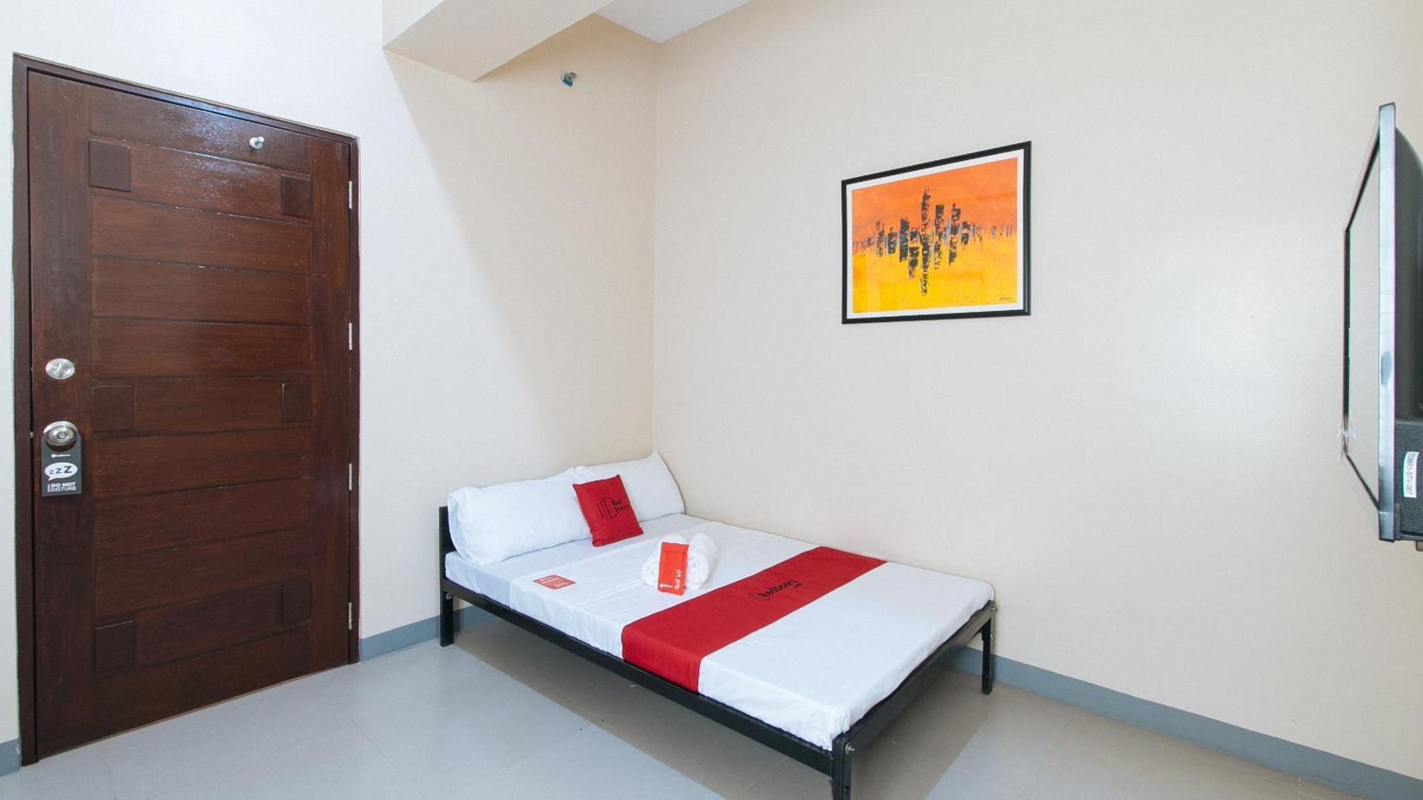 Reddoorz Plus @ Torre De Manuel Residences 1 Quezon City Exterior photo