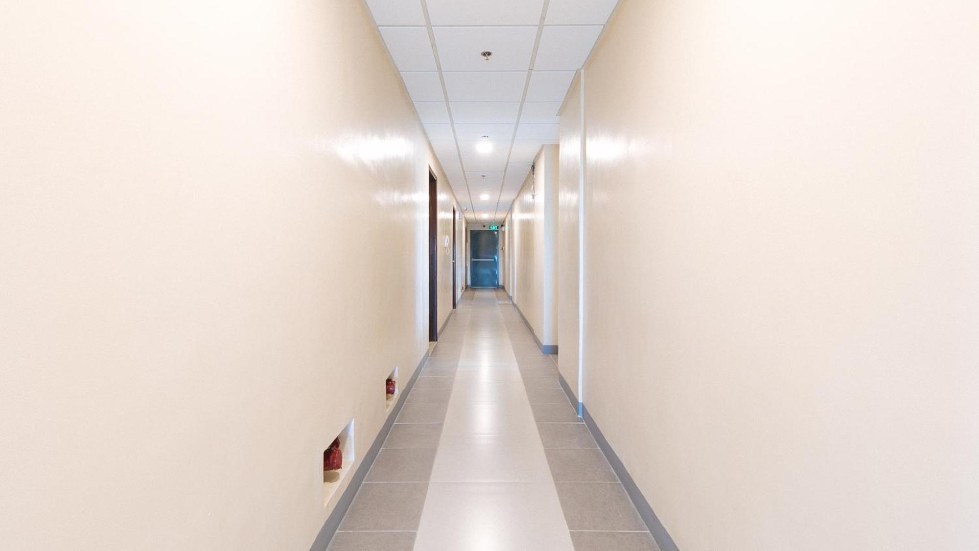 Reddoorz Plus @ Torre De Manuel Residences 1 Quezon City Exterior photo