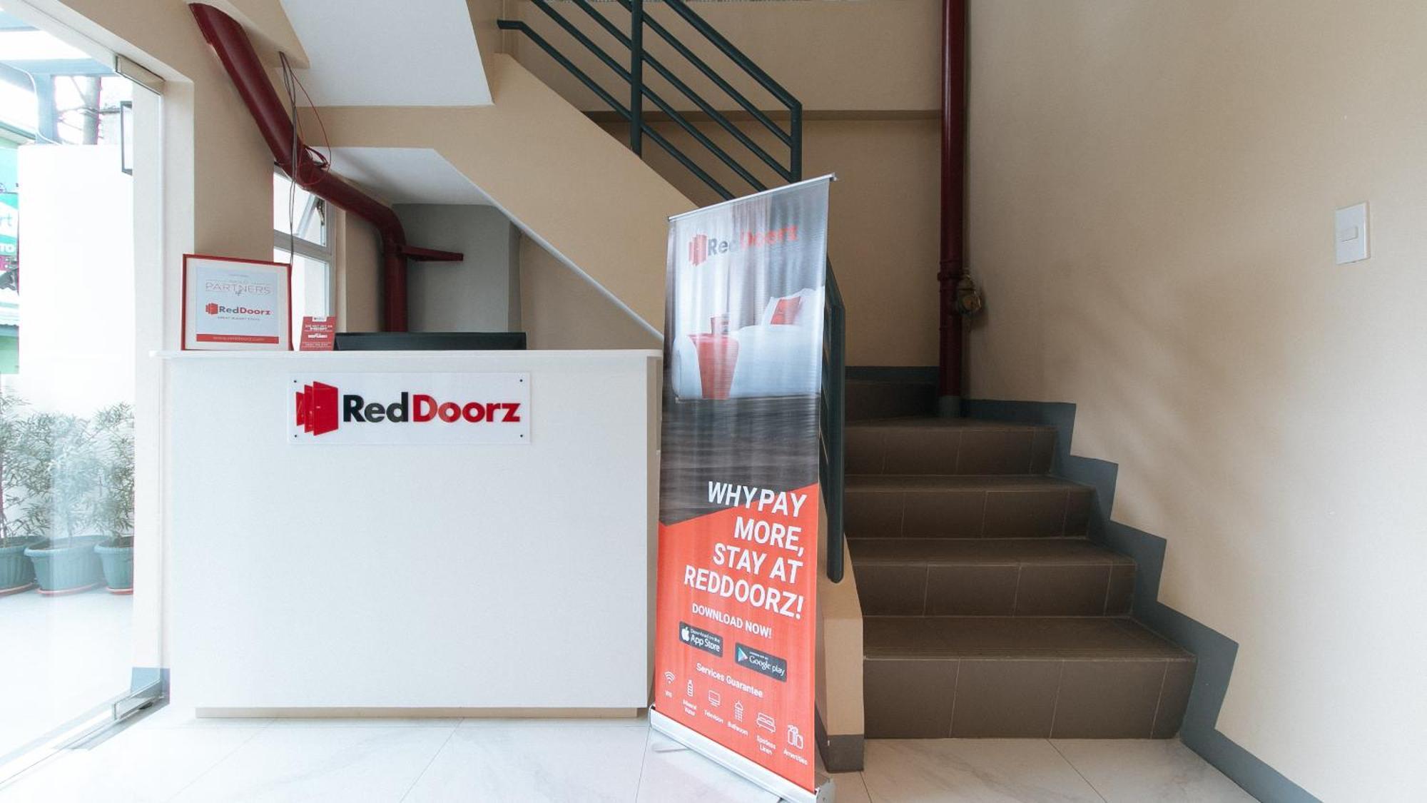 Reddoorz Plus @ Torre De Manuel Residences 1 Quezon City Exterior photo