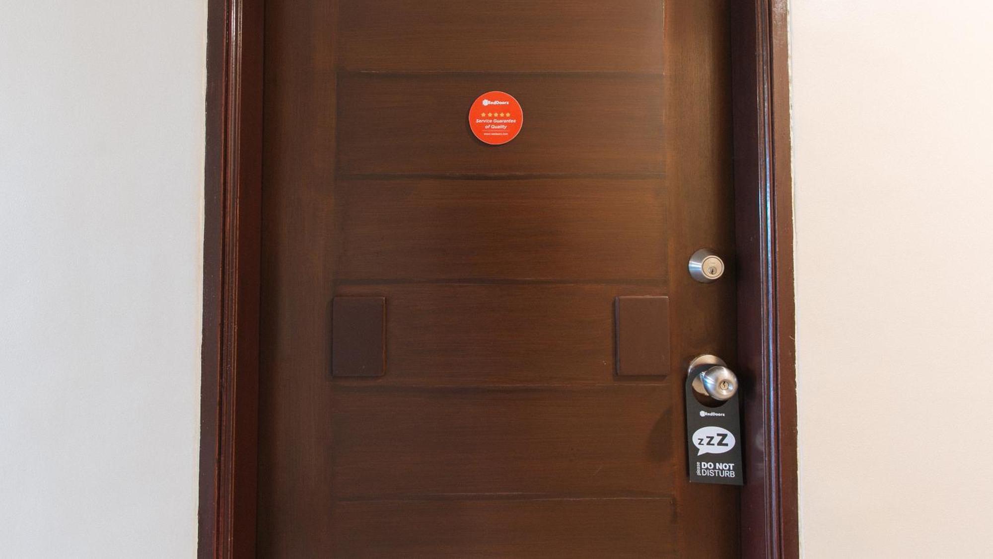 Reddoorz Plus @ Torre De Manuel Residences 1 Quezon City Exterior photo
